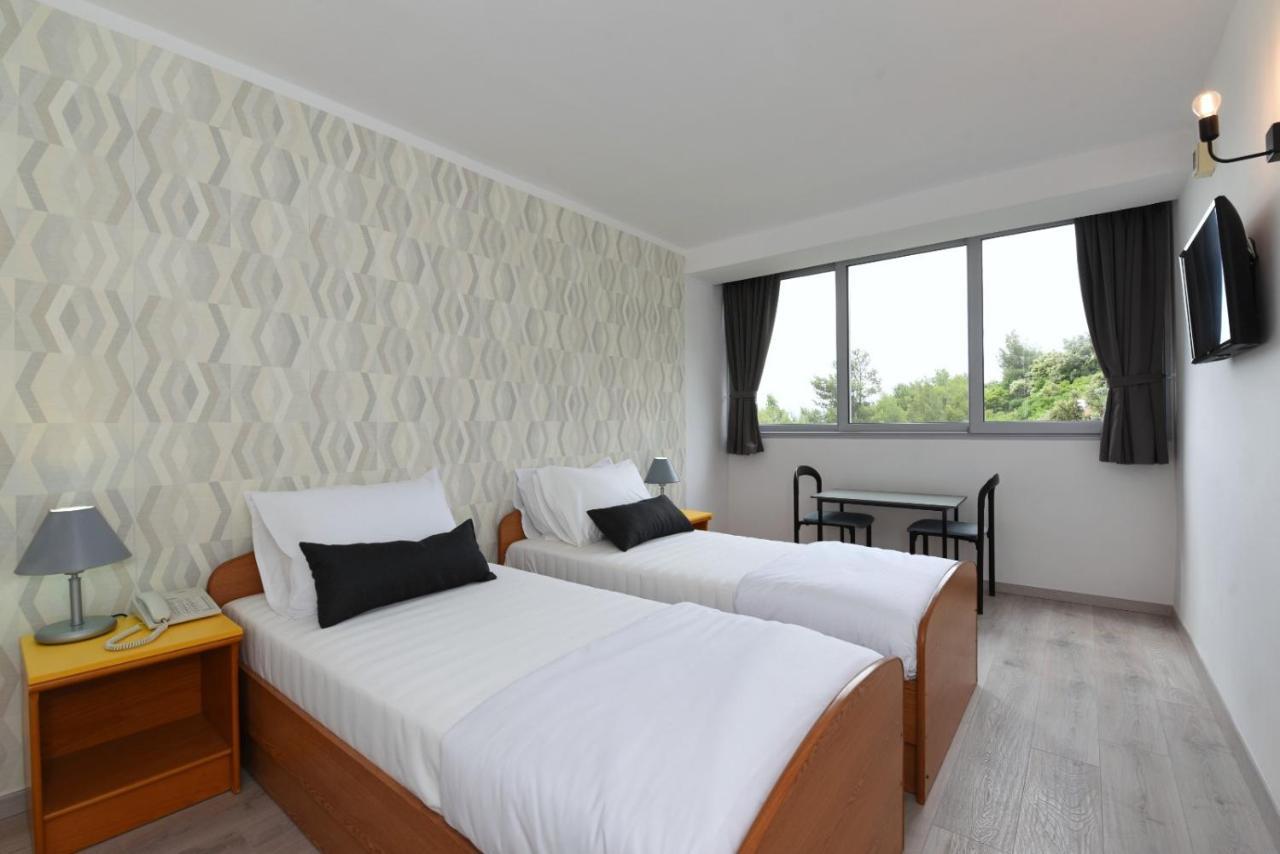 Hotel Tolero Ploce  Bagian luar foto